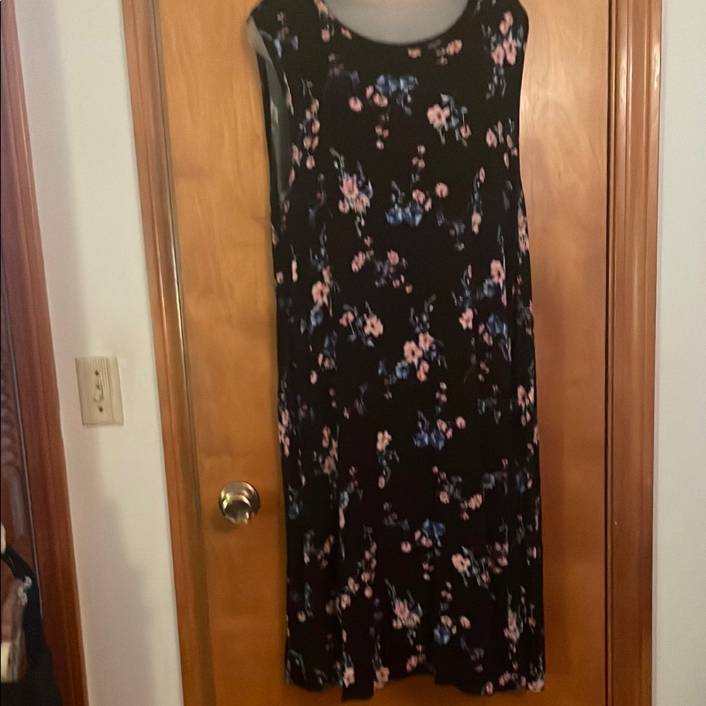 Black and Pink Scoop Neck Maxi Dress